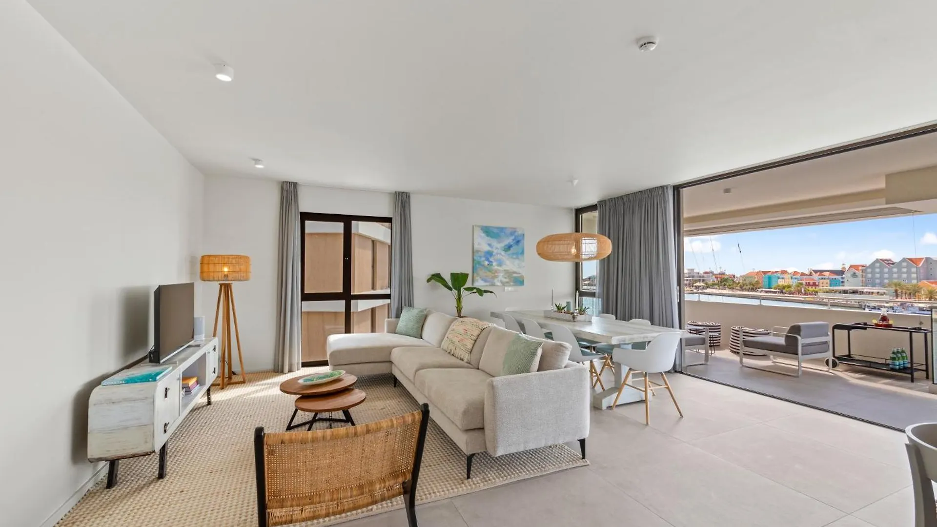 The Wharf 7E City Apartment, Overlooking Annabay, Downtown Willemstad Apartment